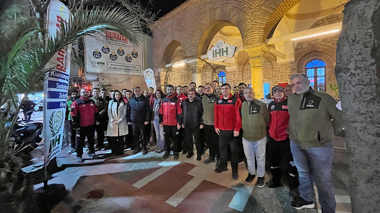 Manisa’da arama kurtarma ekipleri bir araya geldi: İftardaki bu ayrıntı dikkatlerden kaçmadı... İHH’ya yakışan iftar