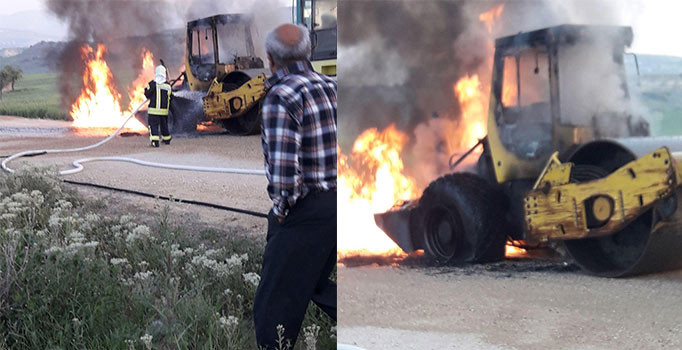 Manisa'da asfalt serimi yapan silindir alev alev yandı