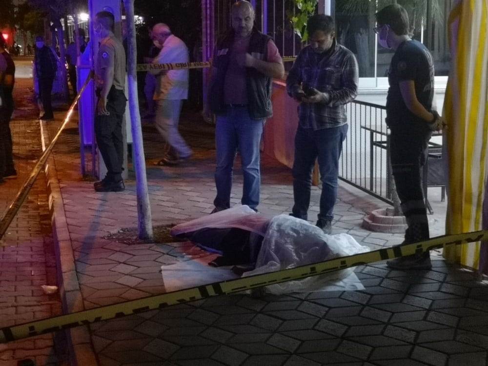 Manisa’da bıçaklı kavga: 1 ölü 