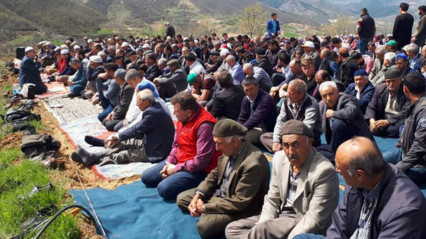 Manisa'da bin kişi yağmur duasına katıldı