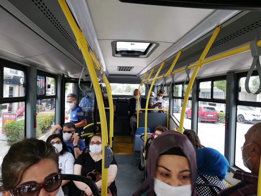 Manisa’da bir yandan maske desteği bir yandan maske denetimi 