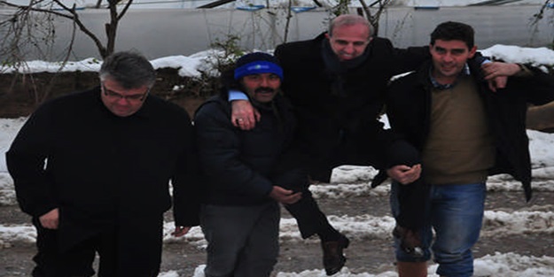 Manisa'da çiftçilerin omuzlarında hasar tespiti