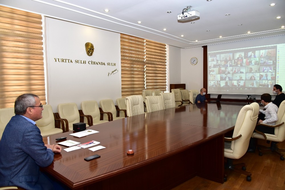 Manisa’da Covid-19 tedbirleri görüşüldü 