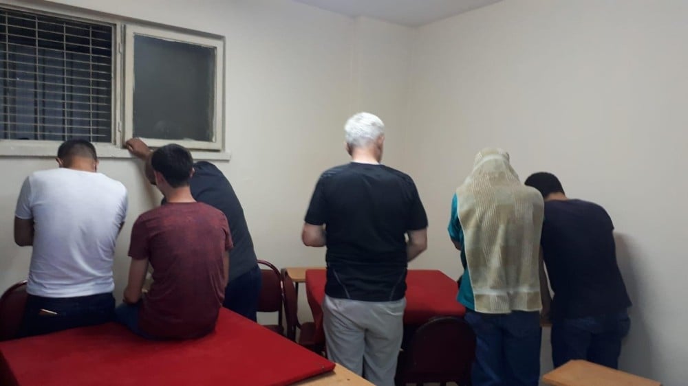 Manisa’da depoya kumar baskını: 15 kişiye 63 bin 175 TL ceza kesildi 