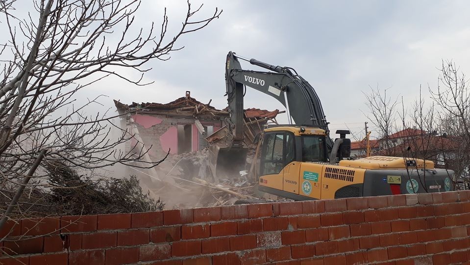 Manisa’da depremde hasar gören 151 binanın yıkımı tamamlandı 