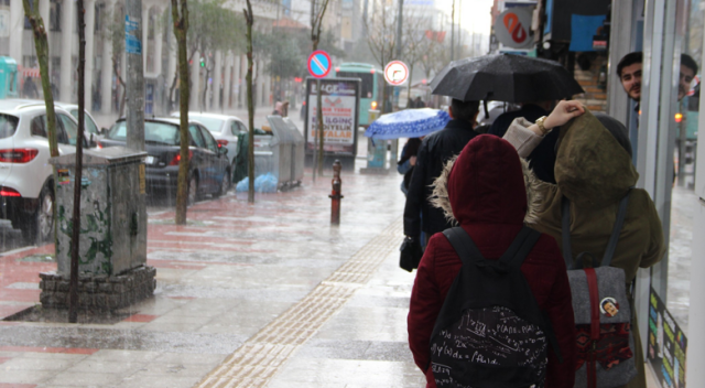 Manisa’da dolu etkisini gösterdi