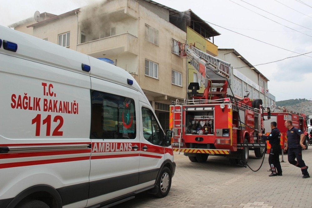 Manisa’da ev yangını: 1 ölü 