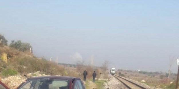 Manisa'da feci kaza: Tren otomobile çarptı
