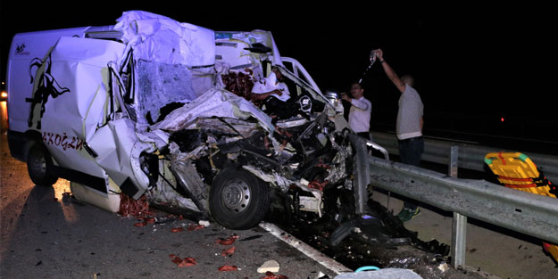 Manisa'da feci kaza: Yaralılar var