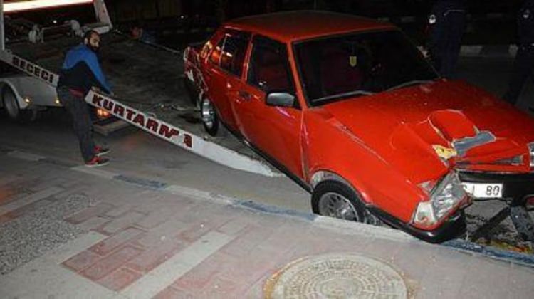 Manisa’da Halk Otobüsü ile Otomobil Çarpıştı