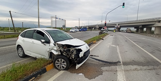 Manisa'da korkunç kaza: 2'si ağır 4 yaralı