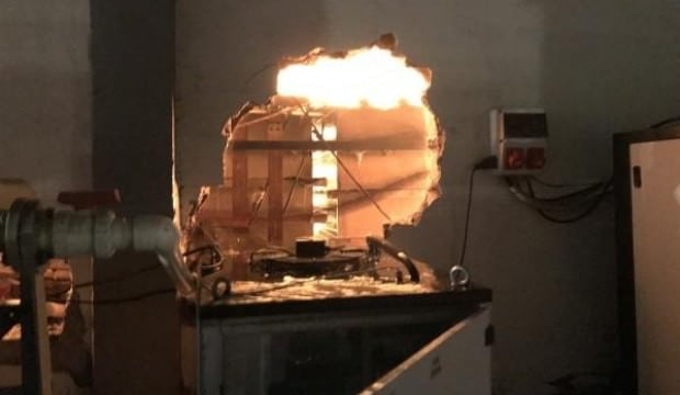 Manisa'da korkutan yangın: 2 saatte söndürülebildi
