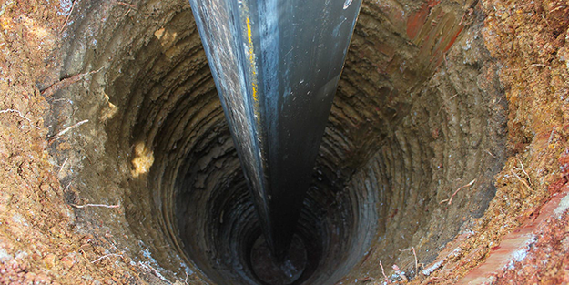 Manisa'da kuyular açıp yerin altından gizlice çekmeye başladılar! Bu düpedüz Türkiye'ye ihanet