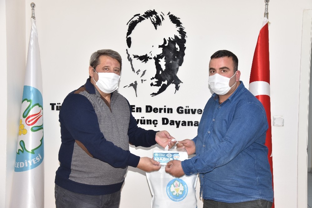 Manisa’da maskeye ulaşamayanlara büyük kolaylık 