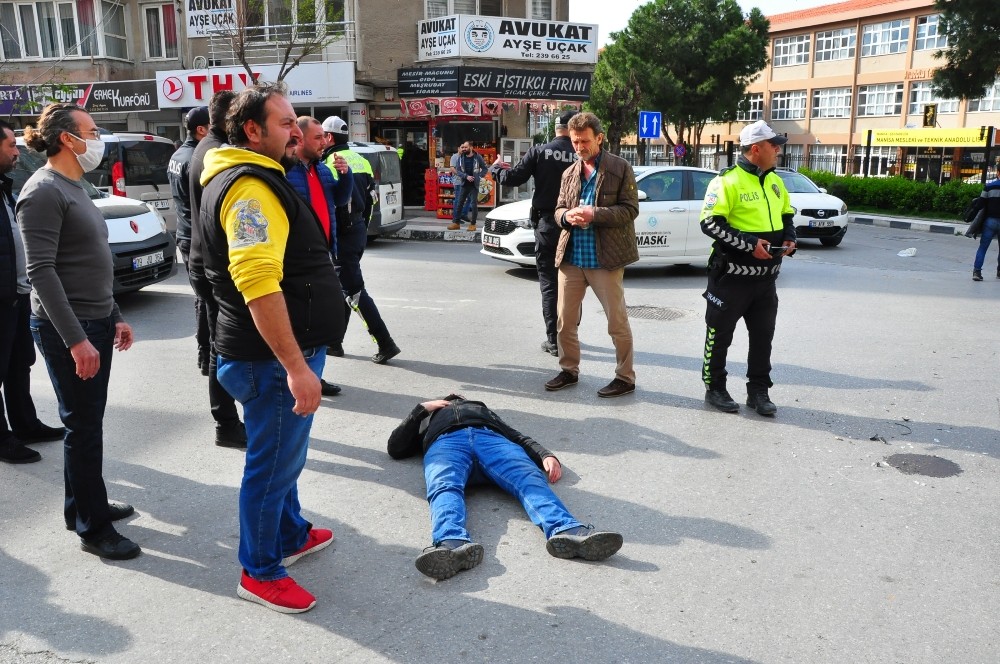 Manisa’da otomobil ile motosiklet çarpıştı: 1 yaralı 