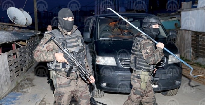 Manisa'da PKK operasyonu: 12 gözaltı