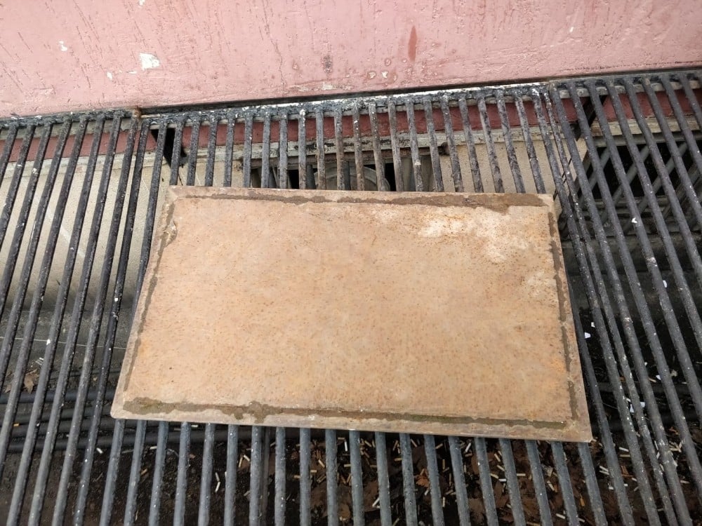 Manisa’da rögar kapağı hırsızı yakalandı 