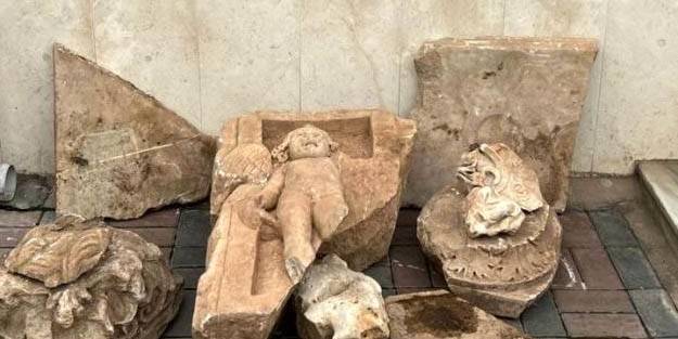 Manisa'da Roma dönemine ait Eros Bebek heykeli ele geçirildi