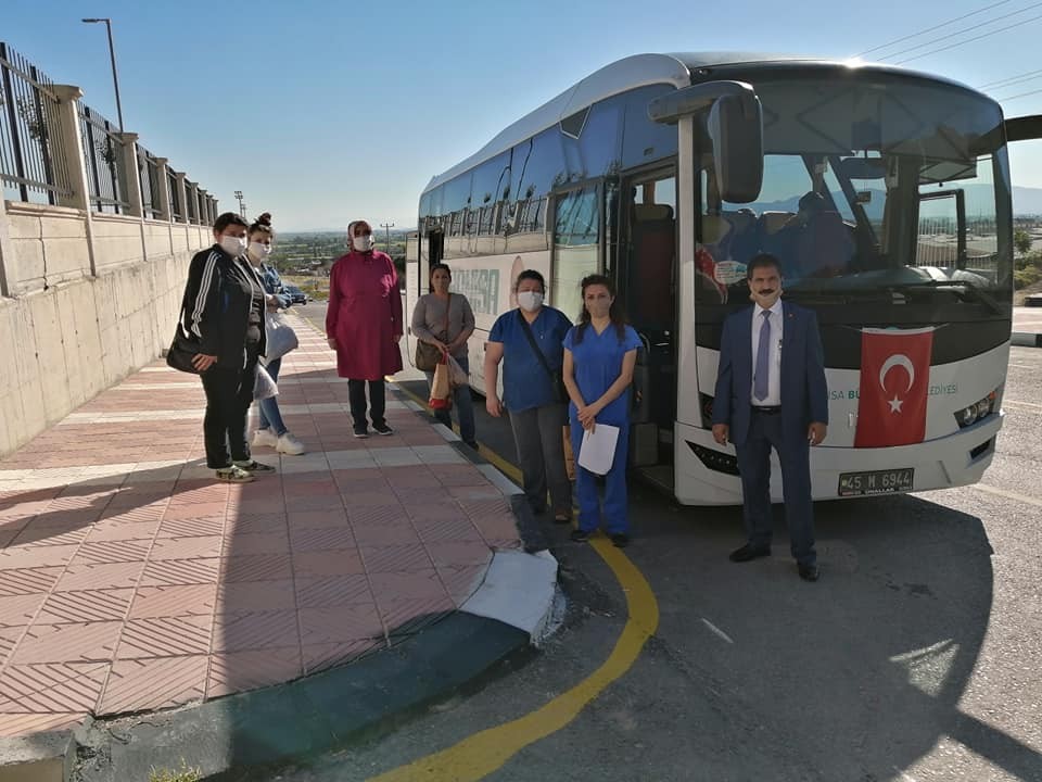 Manisa’da sokağa çıkma kısıtlamasında sağlıkçılara ücretsiz servis 