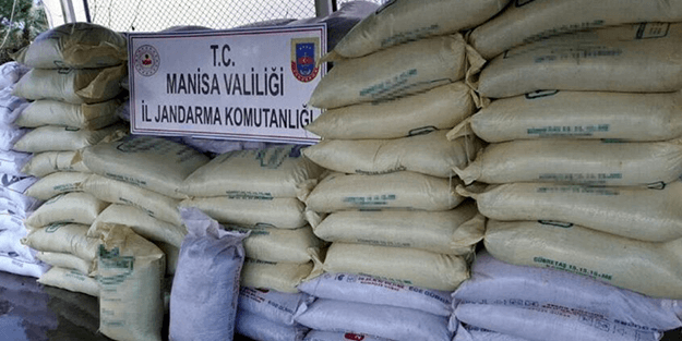 Manisa’da tarım düşmanlarına darbe: 59 ton sahte gübre ele geçirildi!
