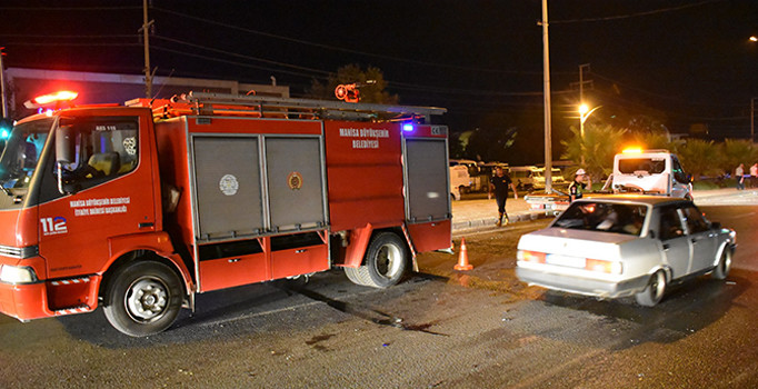 Manisa'da trafik kazası: 2 kişi öldü, 1 kişi yaralandı