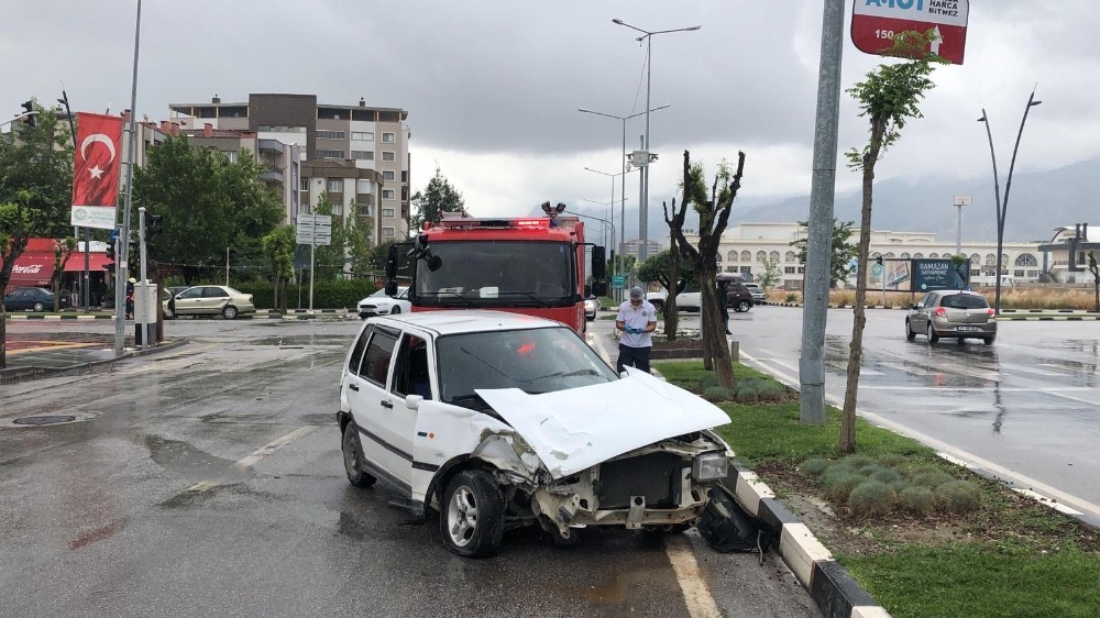 Manisa’da trafik kazası: 2 yaralı 