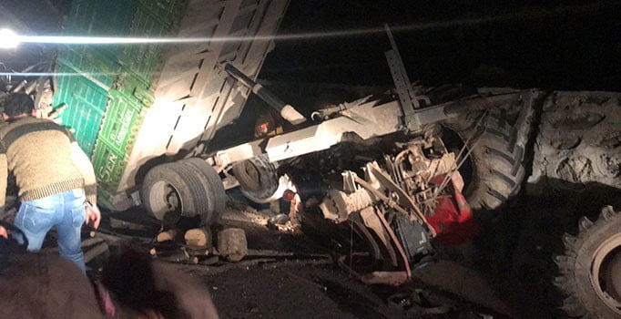 Manisa'da traktörün altında kalan sürücü hayatını kaybetti
