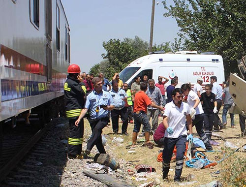 Manisa'da tren kazası çok sayıda ölü var