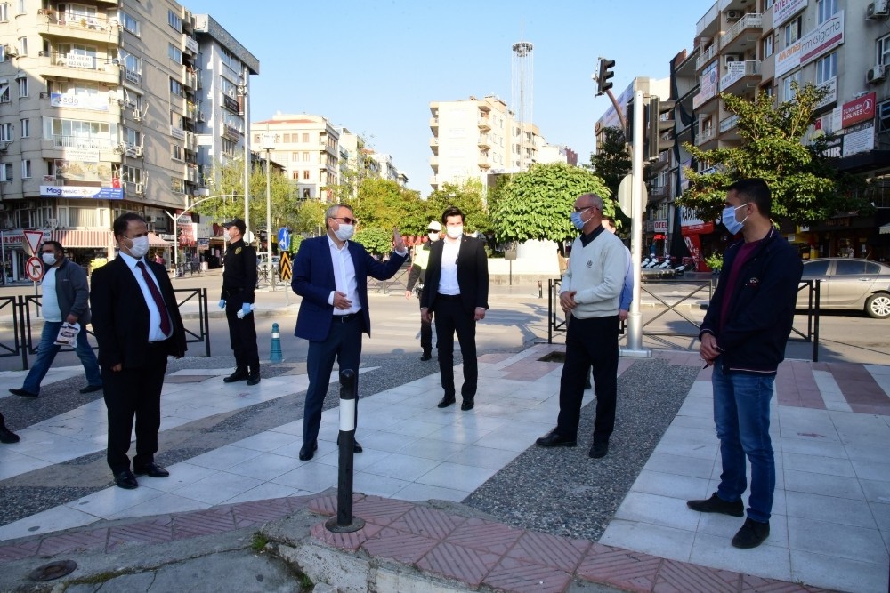 Manisa’da ücretsiz maske dağıtımına başlandı 
