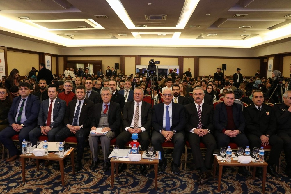 Manisa’da yaşayan göçmenler için “Biz bize sohbetler” programı 