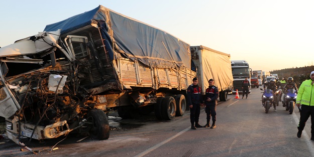 Manisa'da zincirleme kaza: Yaralılar var