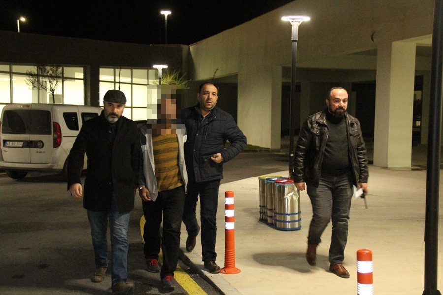 Manisa’daki operasyonlarda 2 polis memuru hafif yaralandı 