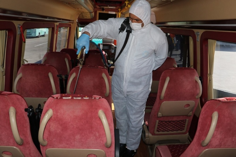 Manisa’daki toplu taşıma araçları dezenfekte ediliyor 