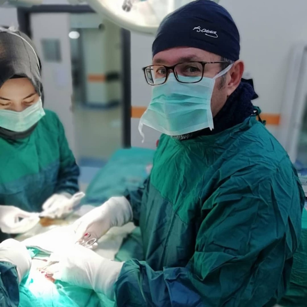 Manisalı doktor: “Korkuyoruz ama korkumuzu bir yana atıp mücadele ediyoruz” 