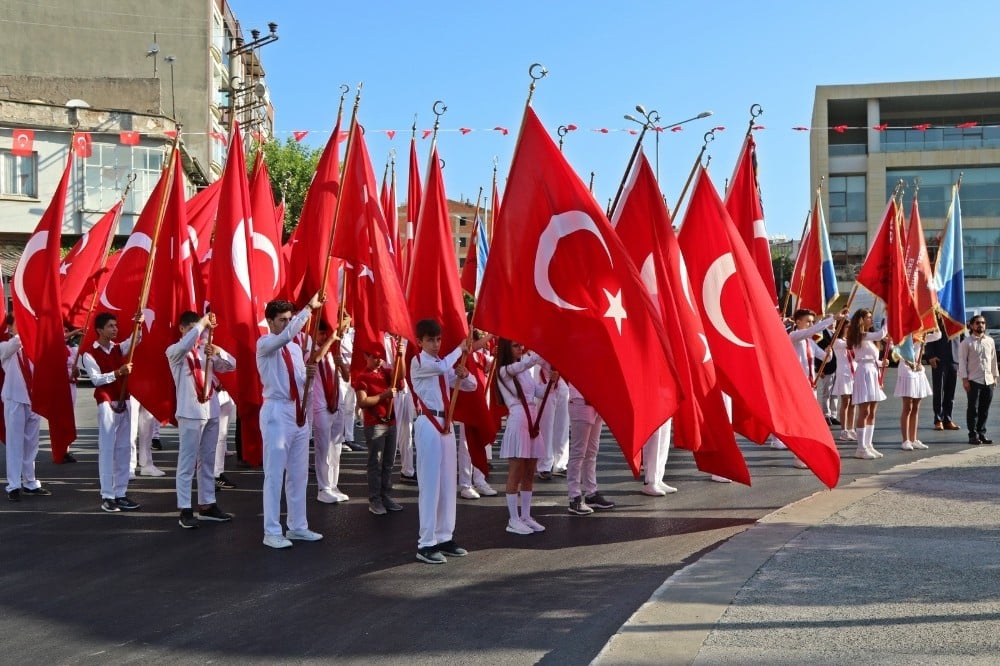 Manisa’nın ilçelerinde ‘Zafer Bayramı’ kutlamaları 