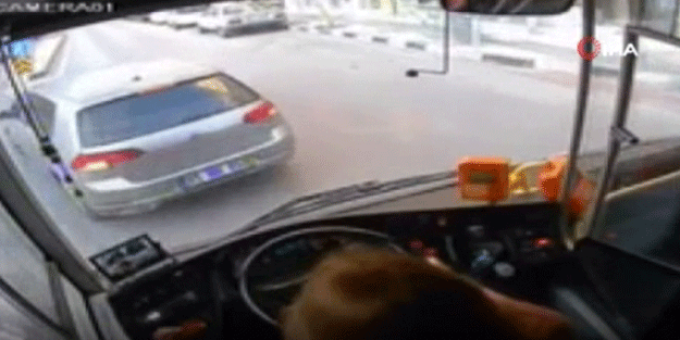 Şehrin tek kadın şoförüydü! Kaza anı böyle görüntülendi