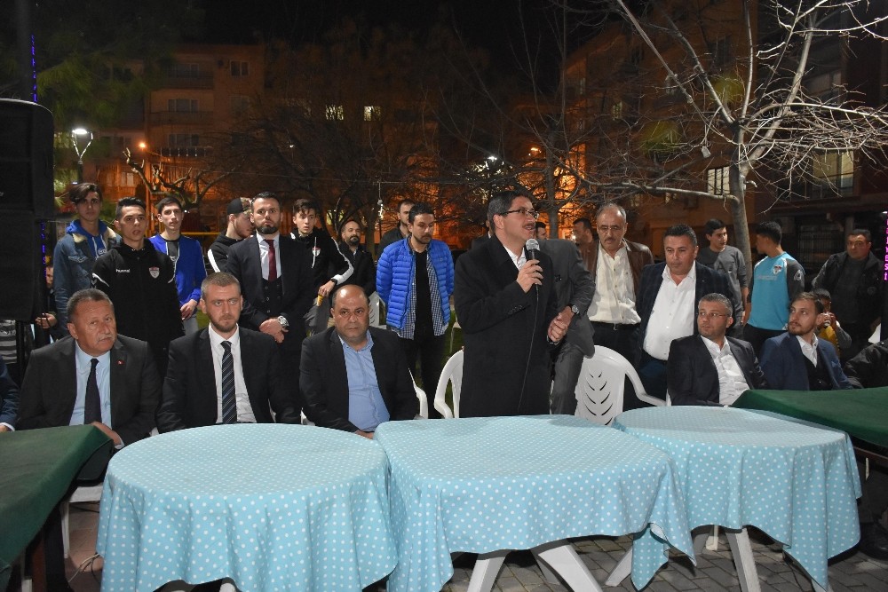 Manisaspor taraftarlarından Başkan Çelik’e sevgi gösterisi 