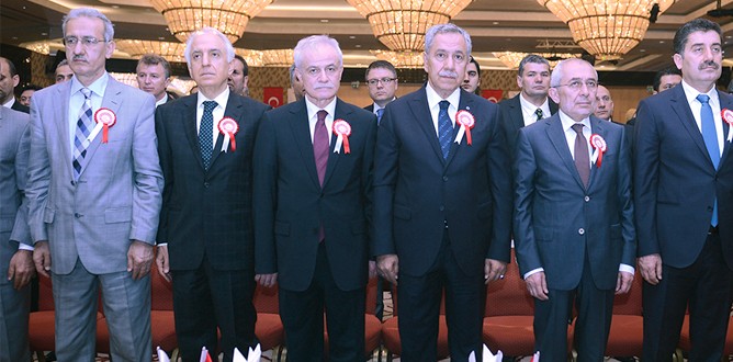 Arınç: RTÜK üyeleri parti sözcüsü gibi davranamaz