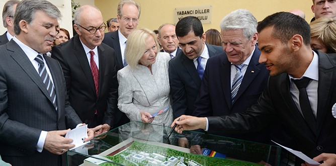 Gül: Avrupa’da örnek olsun