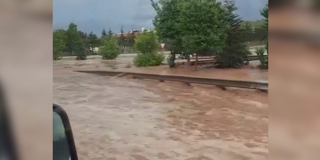 Mansur Yavaş bunu da başardı! Ankara'da yolun ortasından geçen nehir