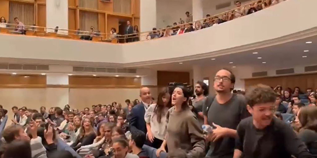 Mansur Yavaş'ın maskesi düştü! Kendisine soru soran öğrencileri zorla dışarı çıkartıp darbettirdi