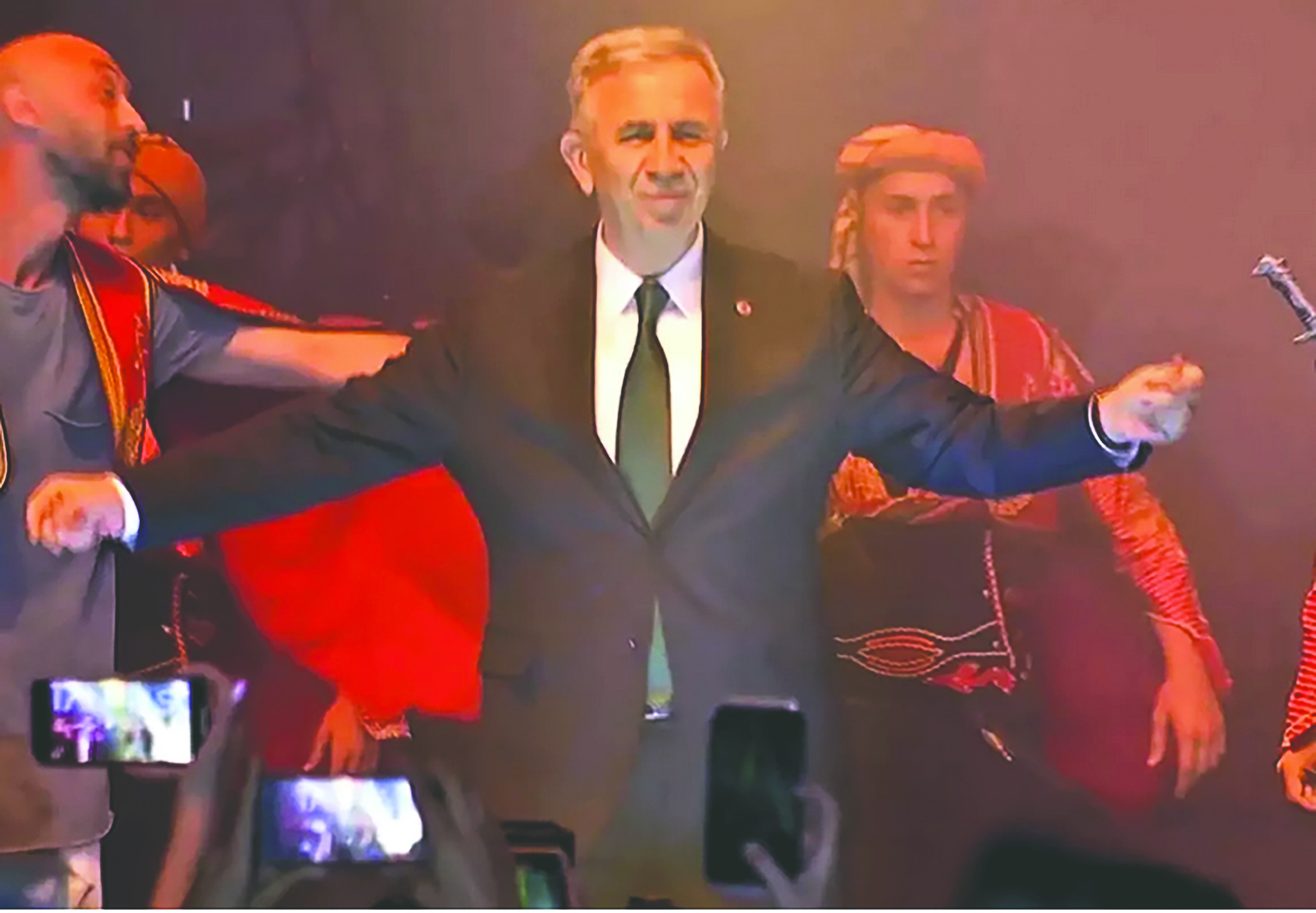 Mansur'un Ankara'sı! Suya para yok konsere çok