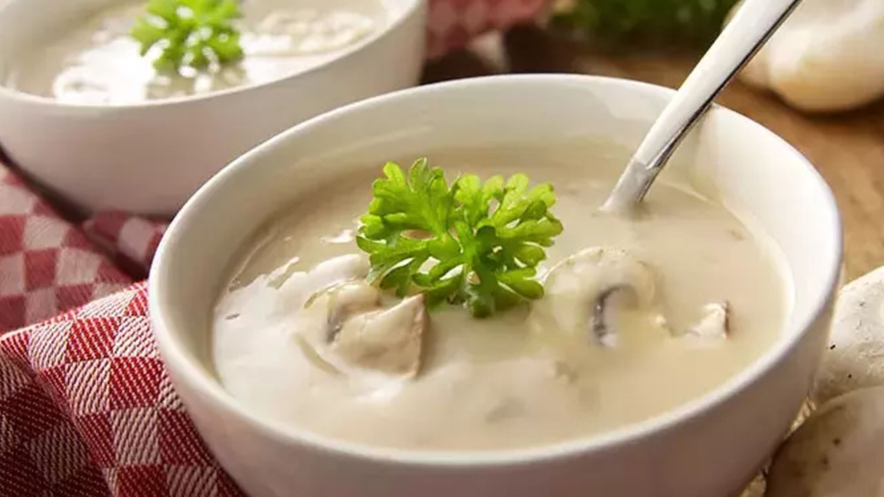 Mantar çorbası: Şifa niyetine bi tas çorba ilaç gibi içerisinde tereyağı var!