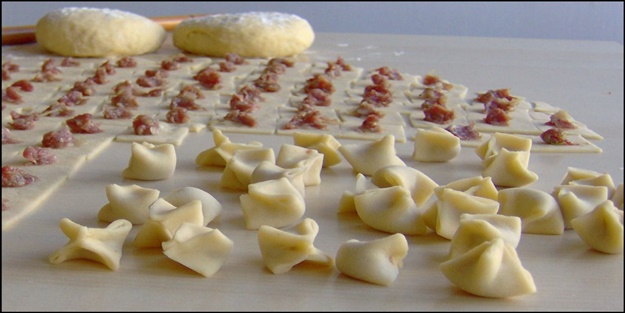 Mantı hamuru nasıl açılmalıdır?