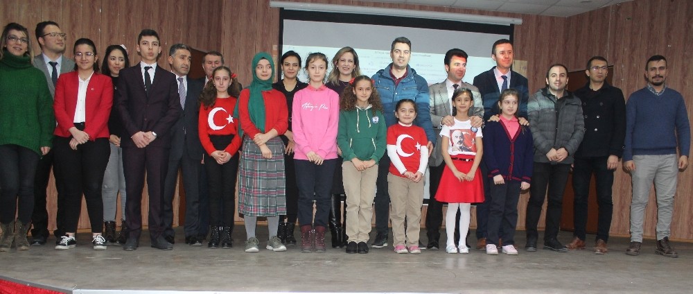 Manyas’ta İstiklal Marşı okuma yarışması yapıldı 