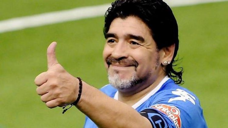Maradona'dan sürpriz sözleşme