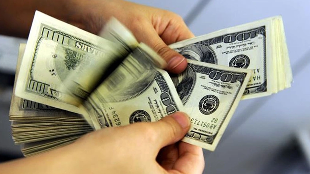 Marangoz yerde para buldu, hayatı değişti!