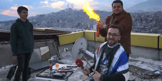 Maraş'ta bulunan 'dünyanın en saçma binası'na yıkım öncesi enteresan veda