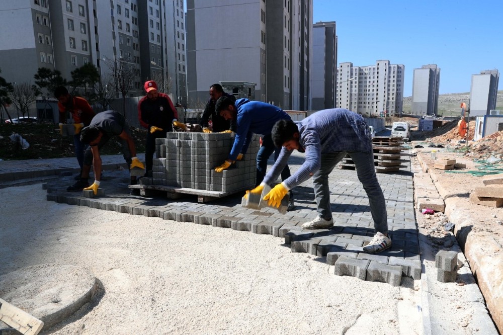 Mardin Büyükşehir Belediyesinden kilit parke çalışması 