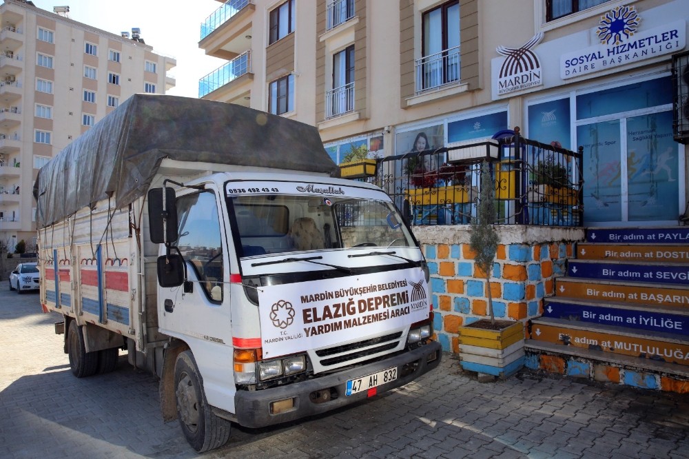 Mardin Valiliği ile Büyükşehir Belediyesi’nden Elazığ’a yardım seferberliği 